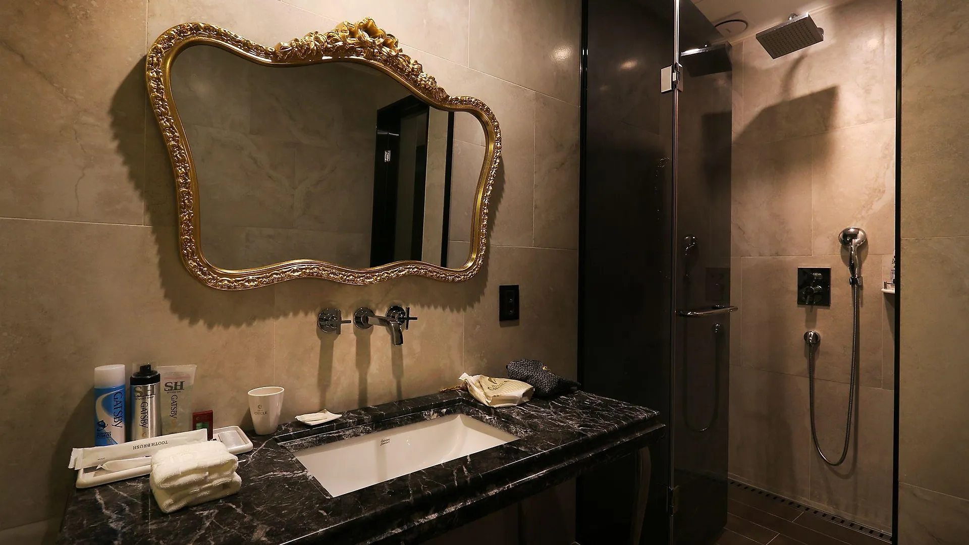 Circle Hotel 인천 모텔