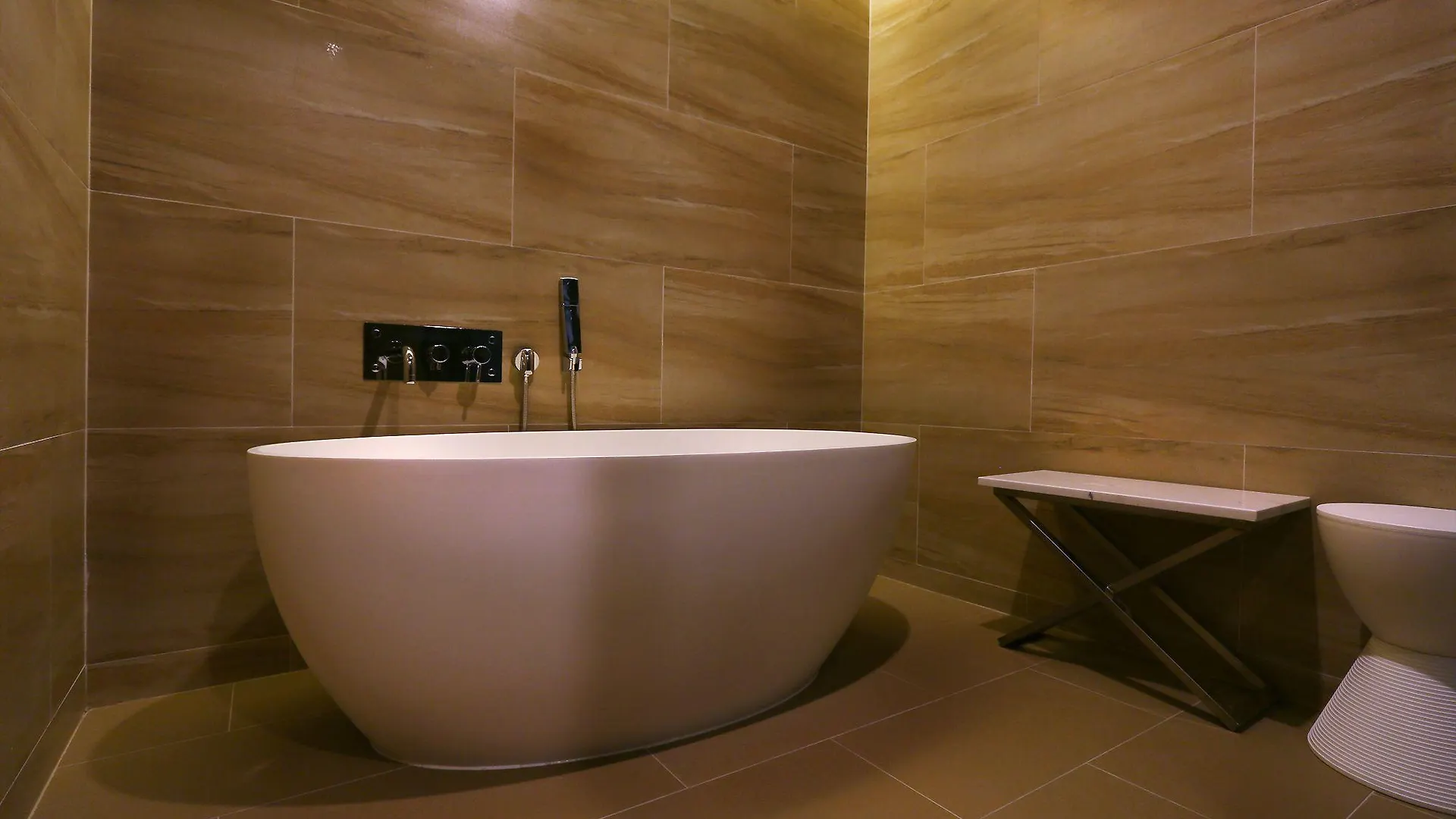 Circle Hotel Incheon 3*,