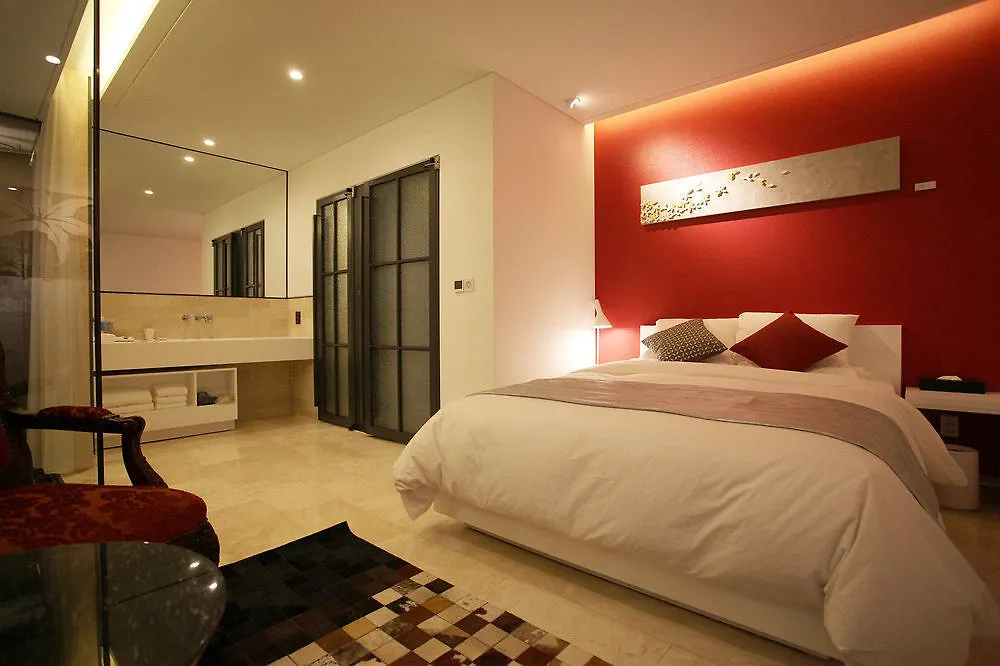 Circle Hotel Инчон Мотель